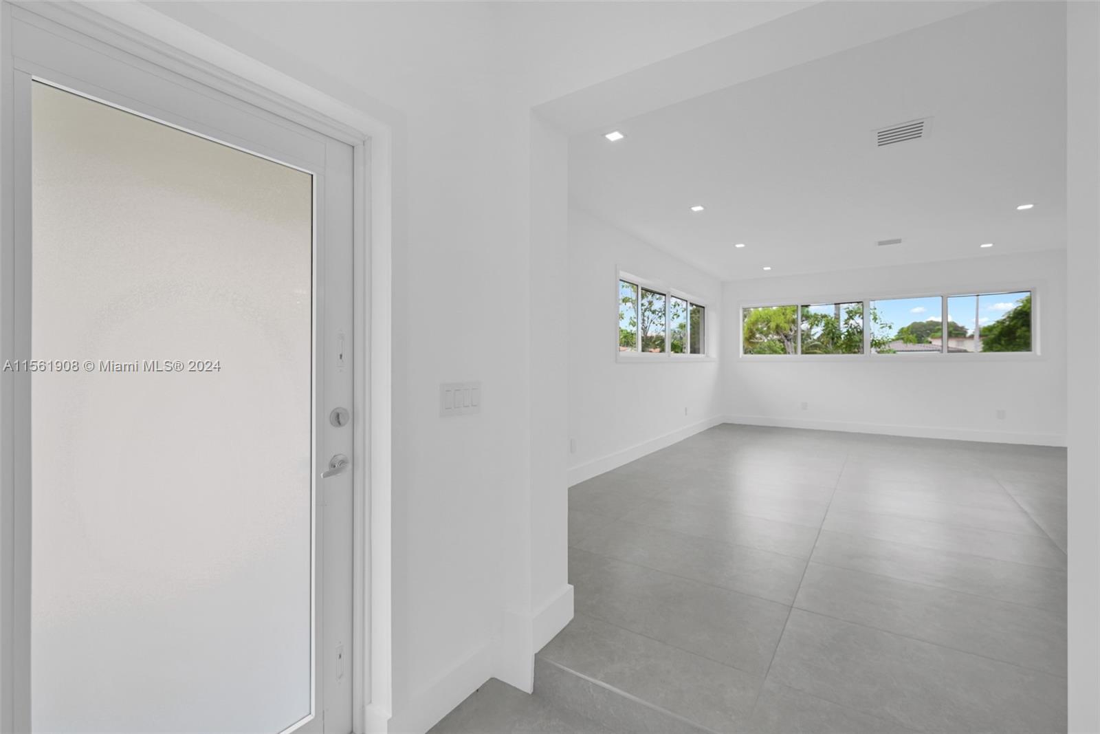 2121 SW 22nd Ave 2121, Miami, Florida 33145, 6 Bedrooms Bedrooms, ,5 BathroomsBathrooms,Residentiallease,For Rent,2121 SW 22nd Ave 2121,A11561908
