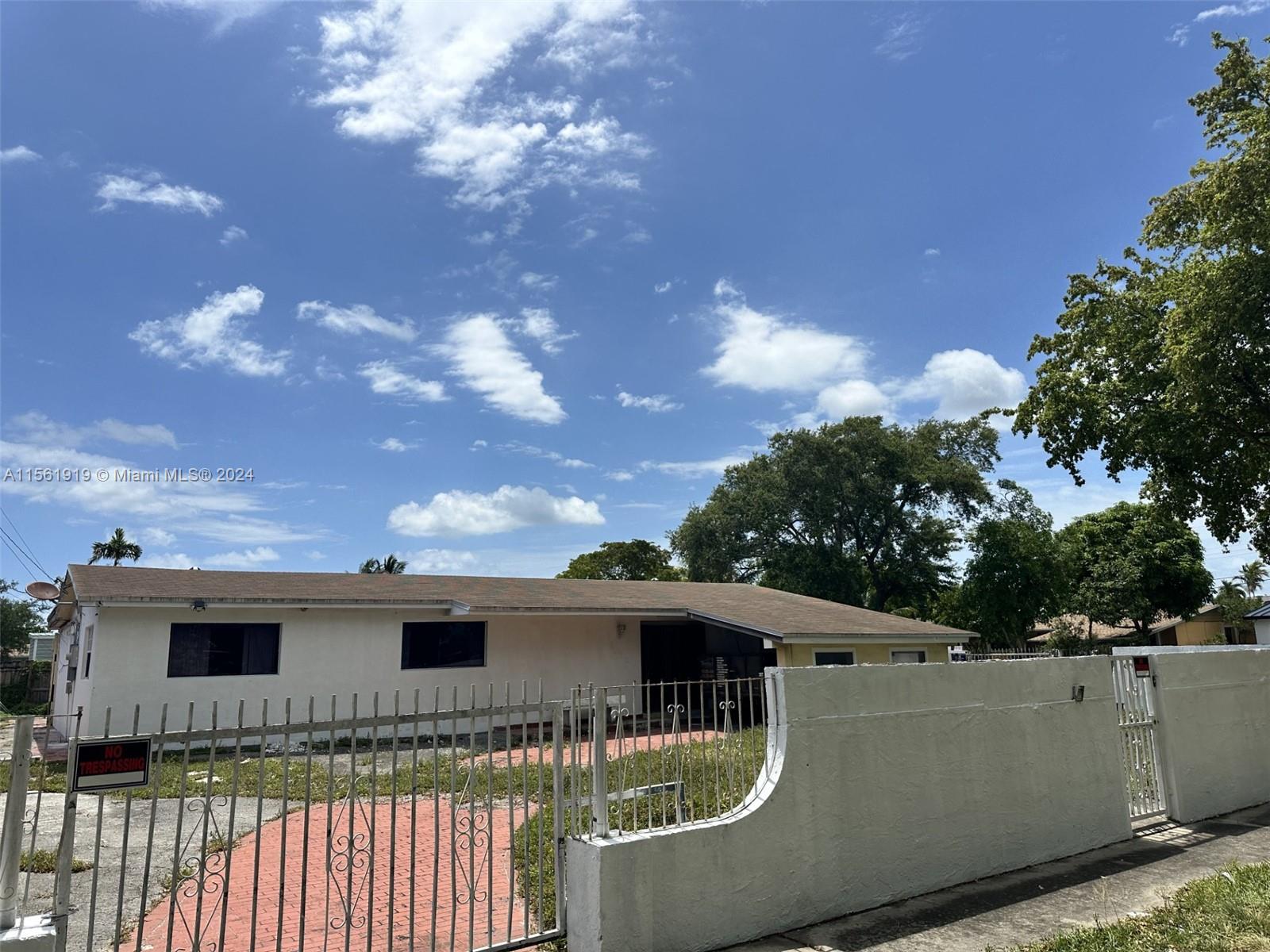 19661 NE 10th Pl, Miami, FL 33179