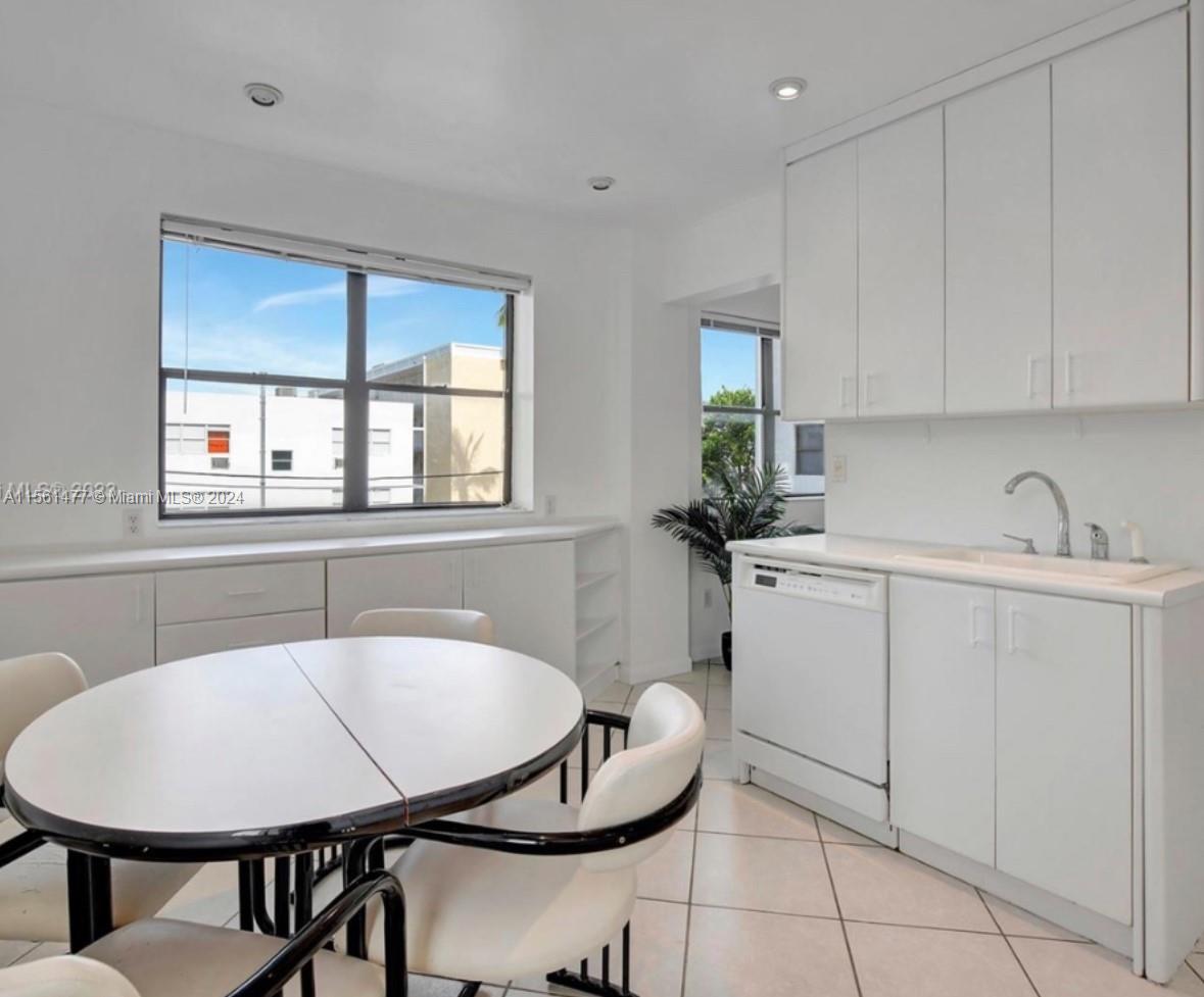 1390 Ocean Dr 306, Miami Beach, Florida 33139, 1 Bedroom Bedrooms, ,1 BathroomBathrooms,Residentiallease,For Rent,1390 Ocean Dr 306,A11561477