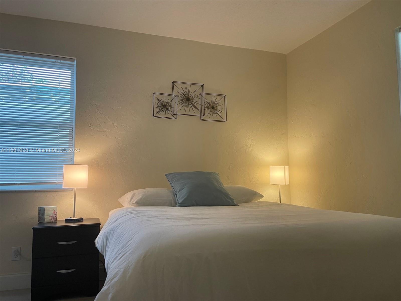 Hollywood, Florida 33020, 2 Bedrooms Bedrooms, ,2 BathroomsBathrooms,Residentiallease,For Rent,A11561926