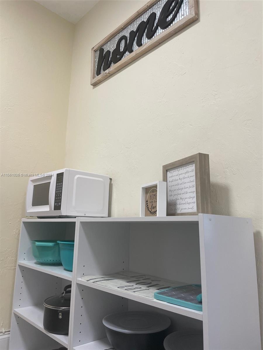 Hollywood, Florida 33020, 2 Bedrooms Bedrooms, ,2 BathroomsBathrooms,Residentiallease,For Rent,A11561926