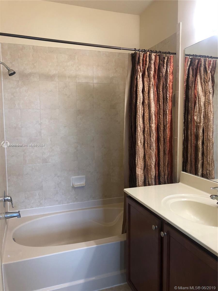 11501 NW 89th St 209, Doral, Florida 33178, 3 Bedrooms Bedrooms, ,2 BathroomsBathrooms,Residential,For Sale,11501 NW 89th St 209,A11559566