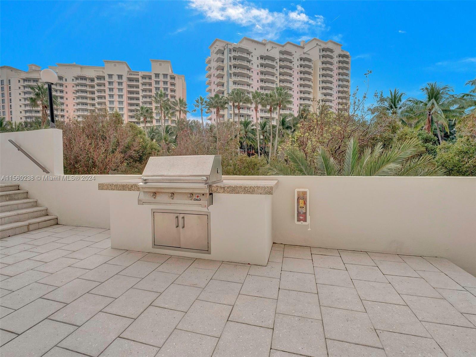 650 Ocean Dr 10B, Key Biscayne, Florida 33149, 2 Bedrooms Bedrooms, ,2 BathroomsBathrooms,Residential,For Sale,650 Ocean Dr 10B,A11560238