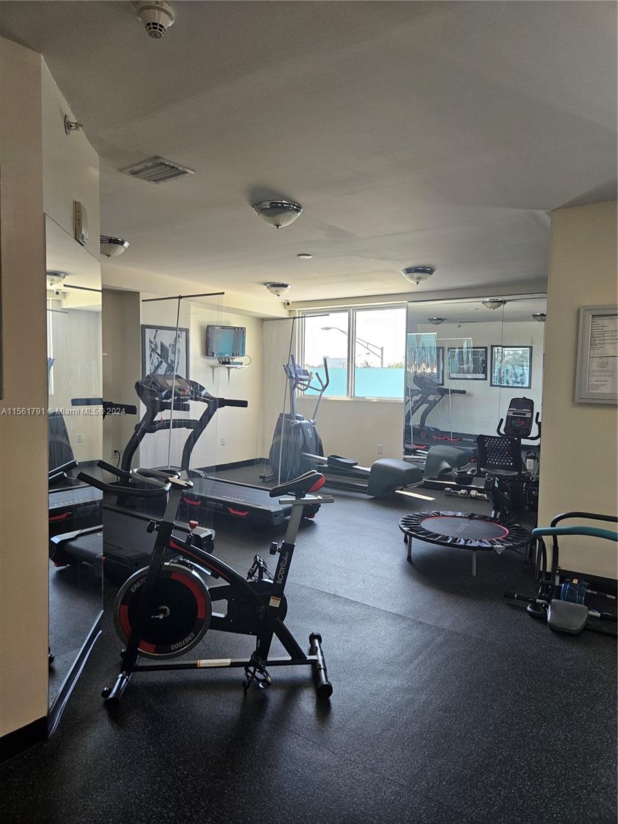 2400 SW 27th Ave 603, Miami, Florida 33145, 2 Bedrooms Bedrooms, ,2 BathroomsBathrooms,Residentiallease,For Rent,2400 SW 27th Ave 603,A11561791