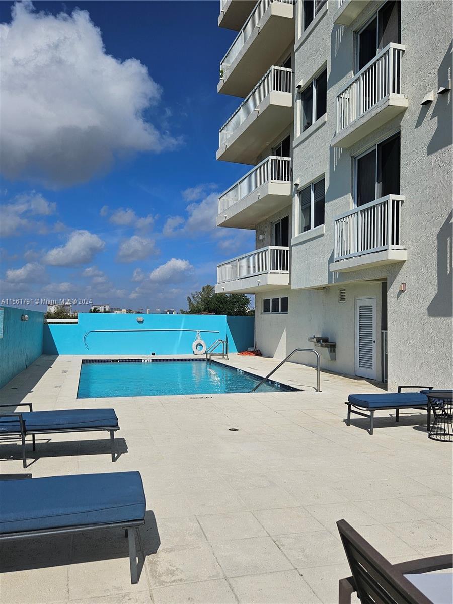 2400 SW 27th Ave 603, Miami, Florida 33145, 2 Bedrooms Bedrooms, ,2 BathroomsBathrooms,Residentiallease,For Rent,2400 SW 27th Ave 603,A11561791