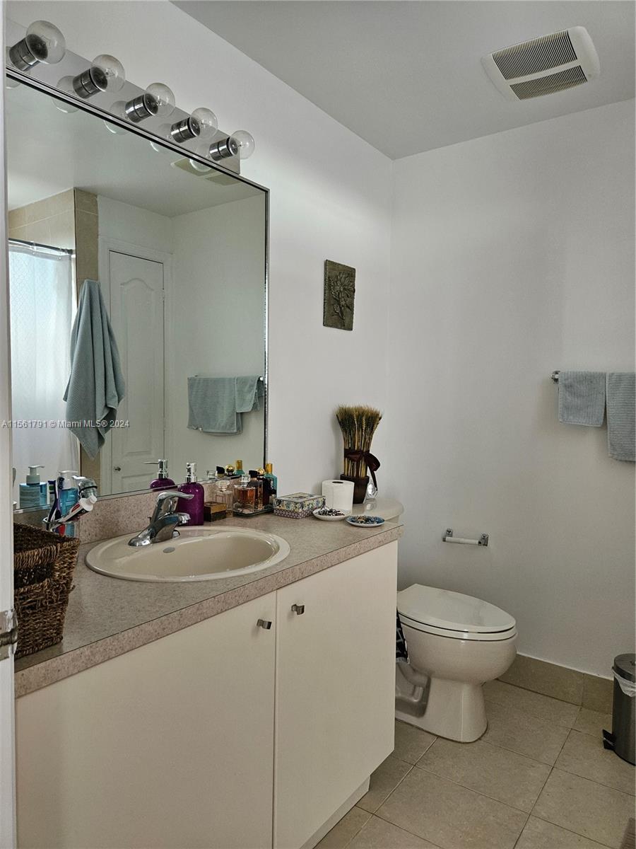 2400 SW 27th Ave 603, Miami, Florida 33145, 2 Bedrooms Bedrooms, ,2 BathroomsBathrooms,Residentiallease,For Rent,2400 SW 27th Ave 603,A11561791