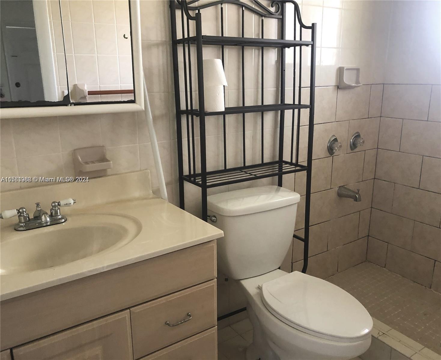 6141 Wiley St, Hollywood, Florida 33023, 3 Bedrooms Bedrooms, ,2 BathroomsBathrooms,Residential,For Sale,6141 Wiley St,A11561988