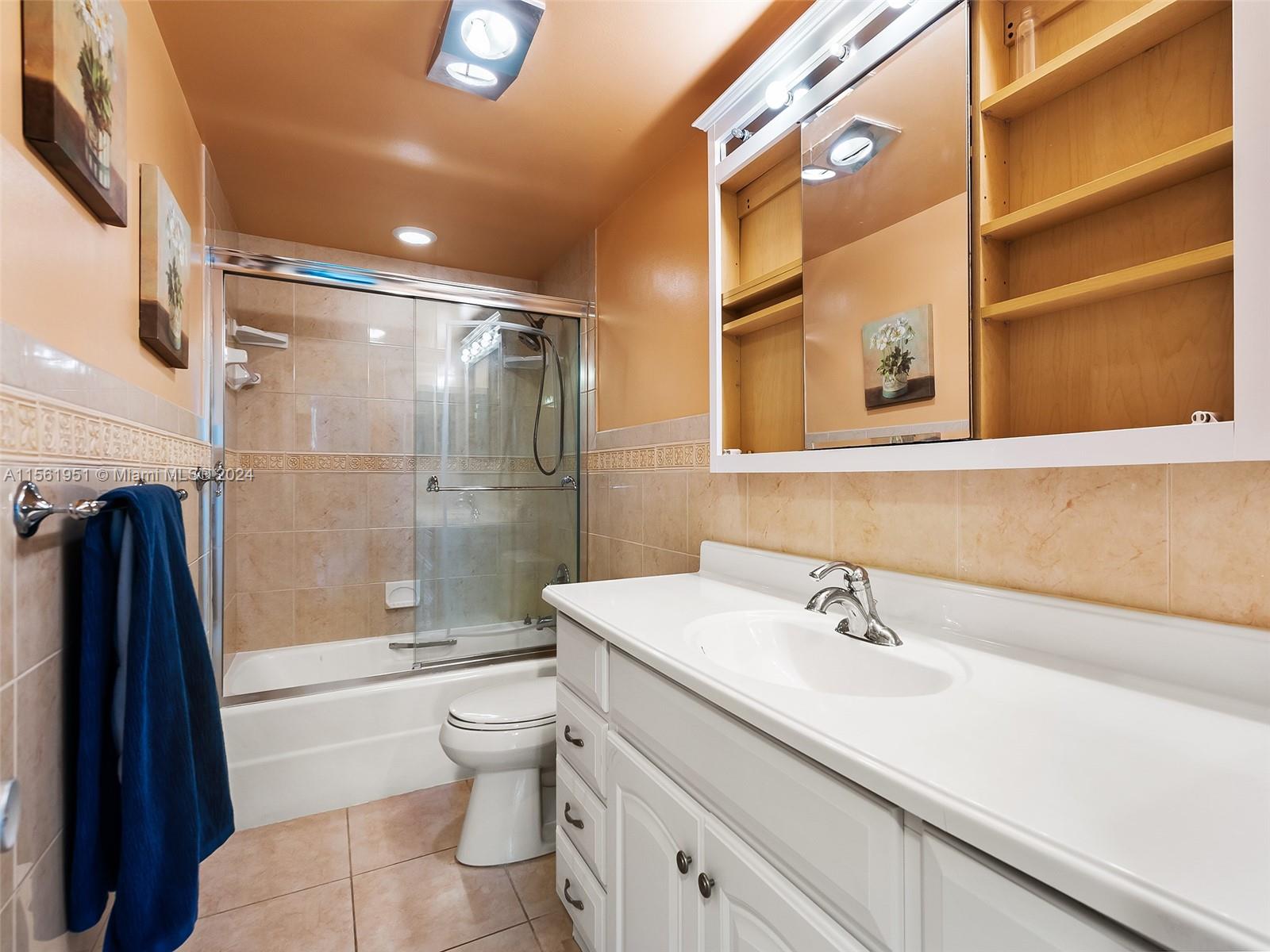 1801 S Ocean Dr 606, Hollywood, Florida 33019, 2 Bedrooms Bedrooms, ,2 BathroomsBathrooms,Residential,For Sale,1801 S Ocean Dr 606,A11561951