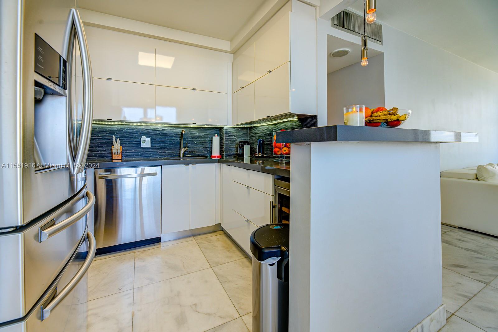 7441 Wayne Ave 10J, Miami Beach, Florida 33141, 2 Bedrooms Bedrooms, ,2 BathroomsBathrooms,Residentiallease,For Rent,7441 Wayne Ave 10J,A11561916