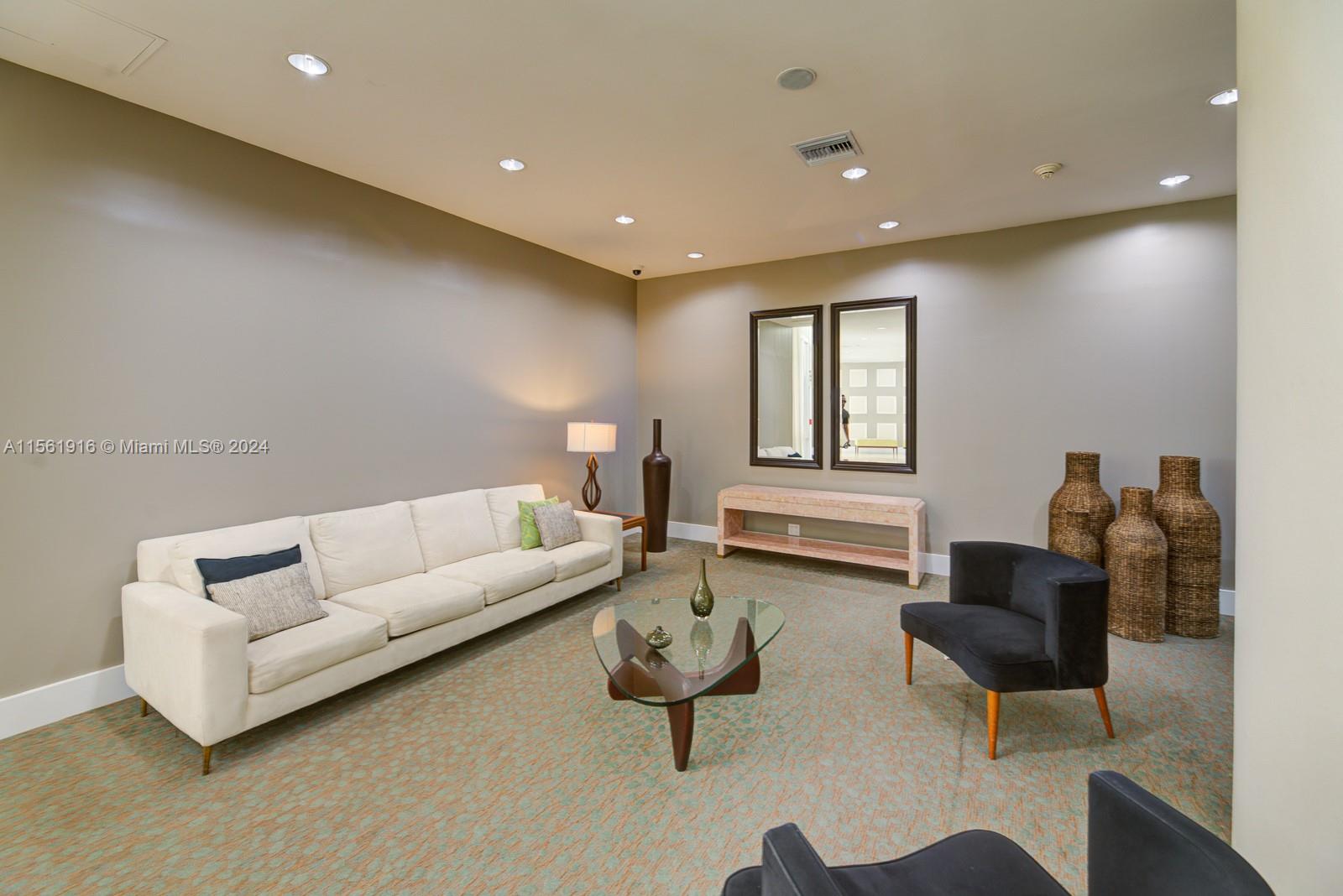 7441 Wayne Ave 10J, Miami Beach, Florida 33141, 2 Bedrooms Bedrooms, ,2 BathroomsBathrooms,Residentiallease,For Rent,7441 Wayne Ave 10J,A11561916