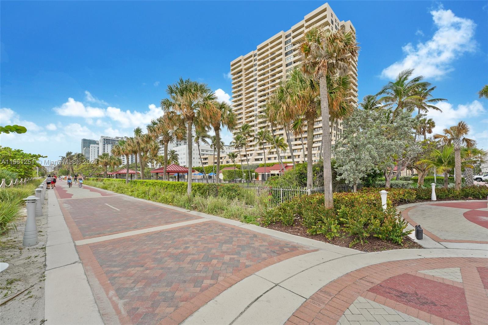 2555 Collins Ave 807, Miami Beach, Florida 33140, 1 Bedroom Bedrooms, ,2 BathroomsBathrooms,Residentiallease,For Rent,2555 Collins Ave 807,A11561251