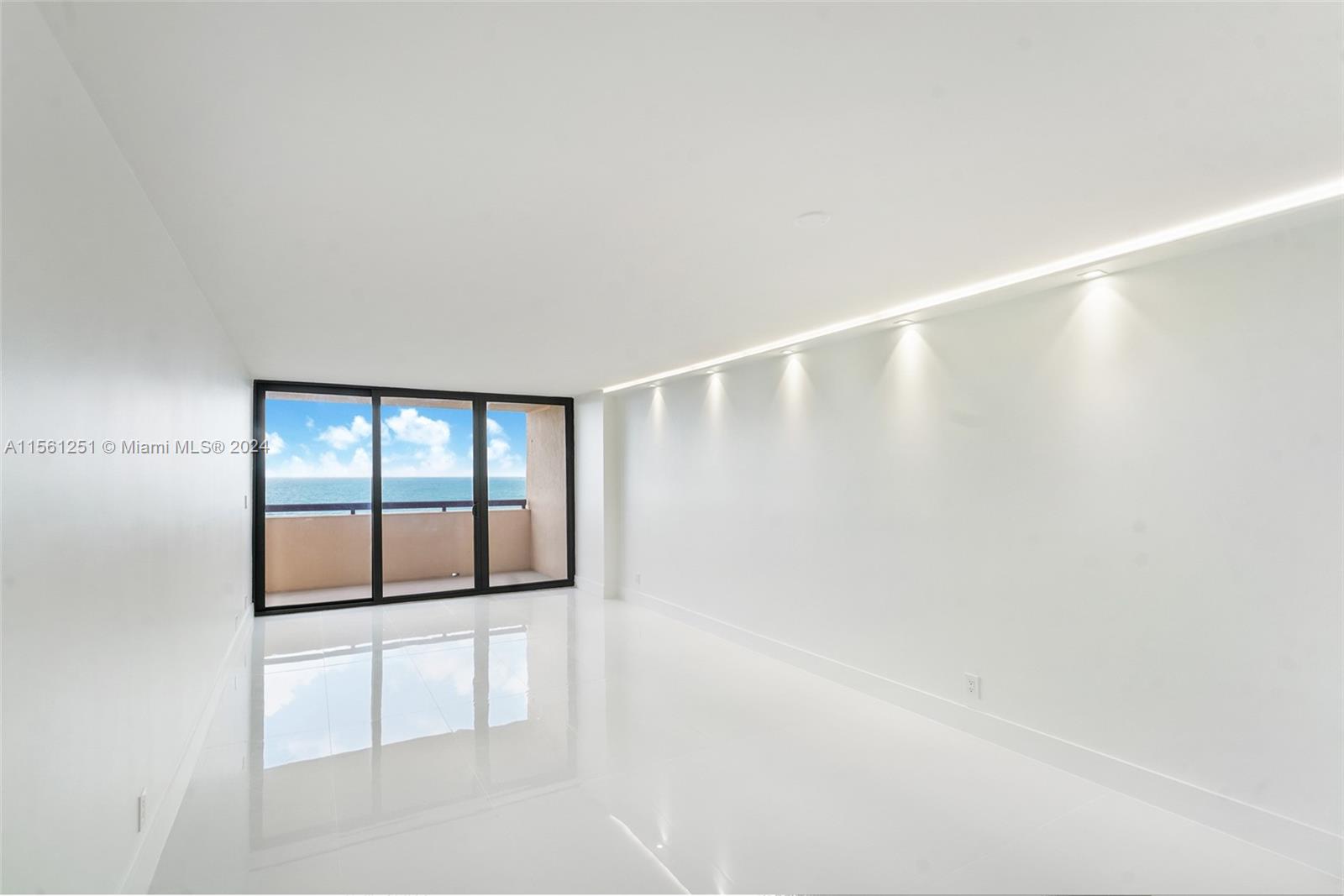 2555 Collins Ave 807, Miami Beach, Florida 33140, 1 Bedroom Bedrooms, ,2 BathroomsBathrooms,Residentiallease,For Rent,2555 Collins Ave 807,A11561251