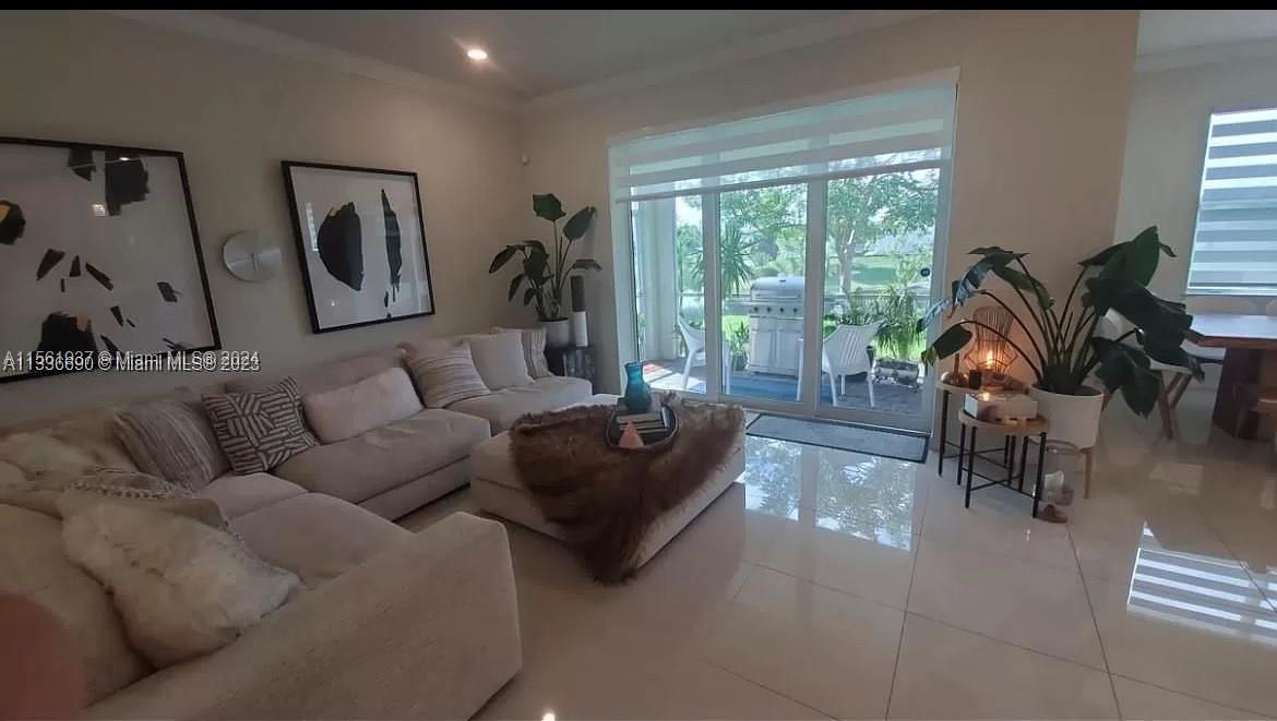 Hollywood, Florida 33021, 5 Bedrooms Bedrooms, ,2 BathroomsBathrooms,Residential,For Sale,A11561937