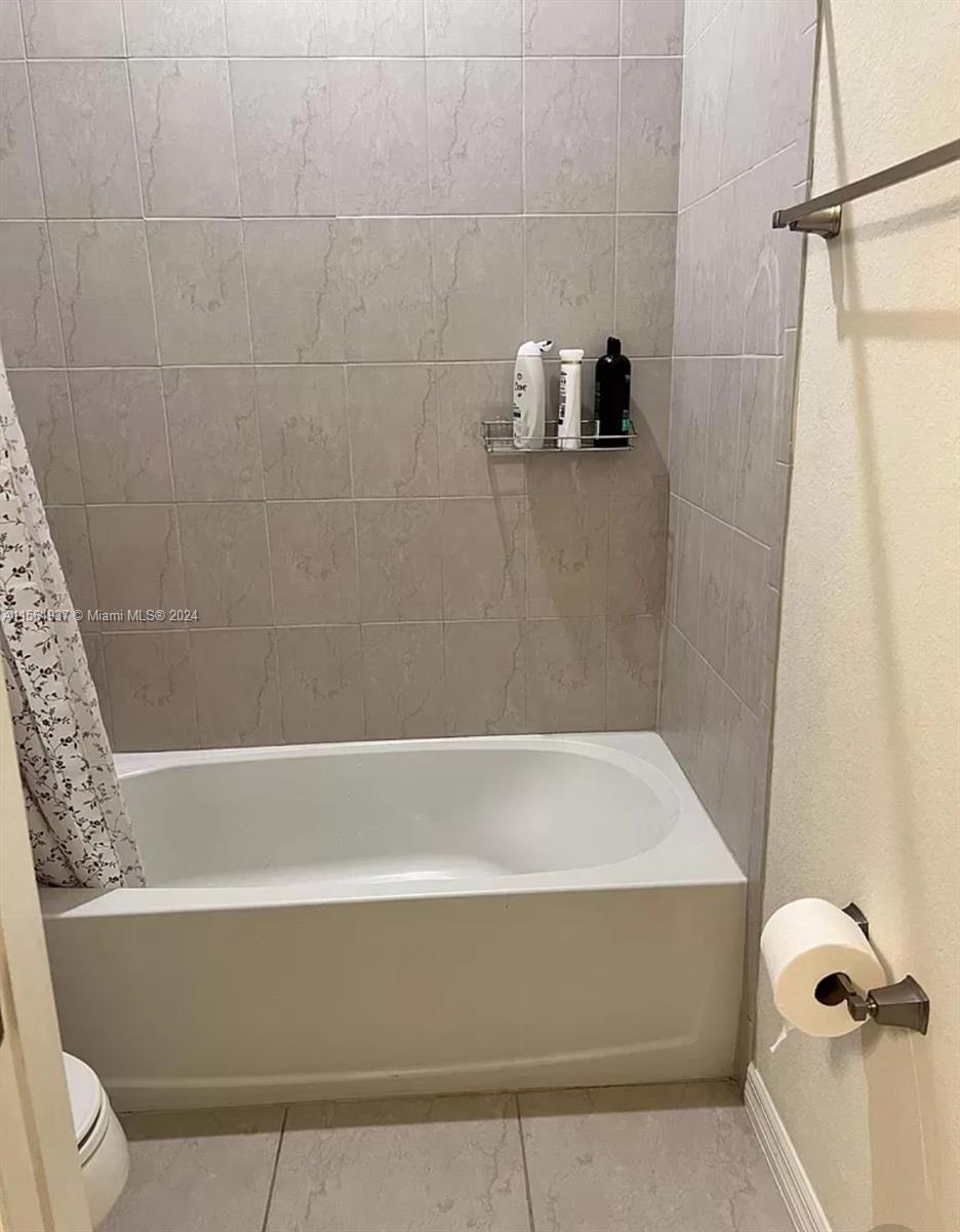 Hollywood, Florida 33021, 5 Bedrooms Bedrooms, ,2 BathroomsBathrooms,Residential,For Sale,A11561937