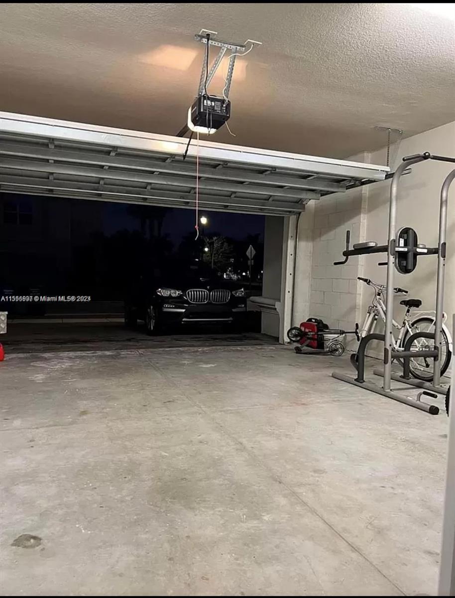 Hollywood, Florida 33021, 5 Bedrooms Bedrooms, ,2 BathroomsBathrooms,Residential,For Sale,A11561937