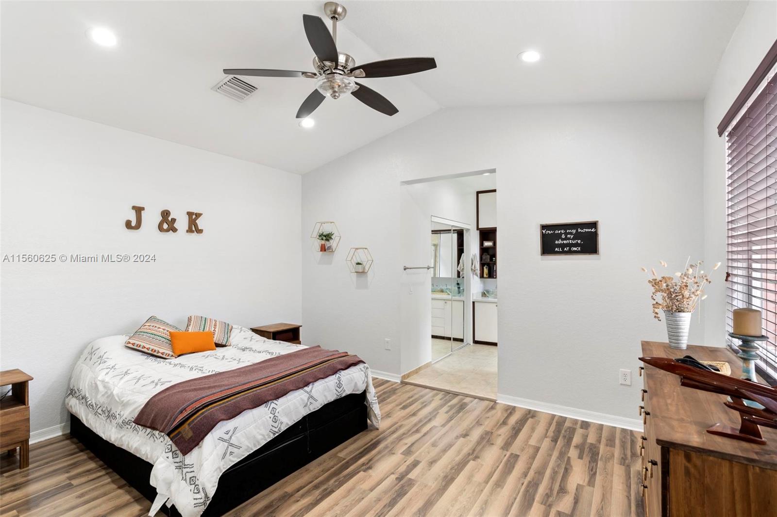 1558 SE 20th Ter, Homestead, Florida 33035, 4 Bedrooms Bedrooms, ,2 BathroomsBathrooms,Residential,For Sale,1558 SE 20th Ter,A11560625