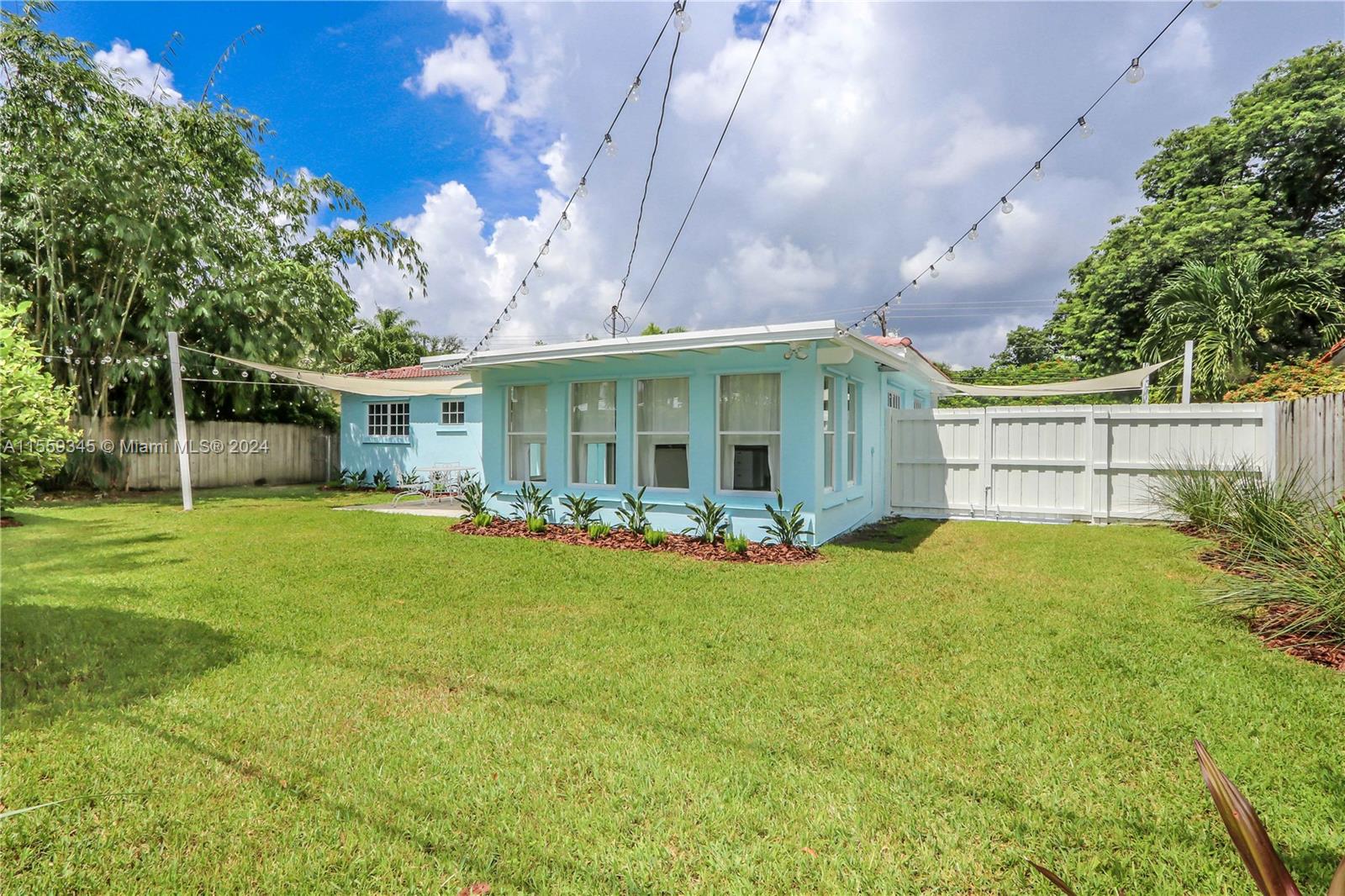 8035 SW 63rd Pl, South Miami, Florida 33143, 3 Bedrooms Bedrooms, ,2 BathroomsBathrooms,Residentiallease,For Rent,8035 SW 63rd Pl,A11559345