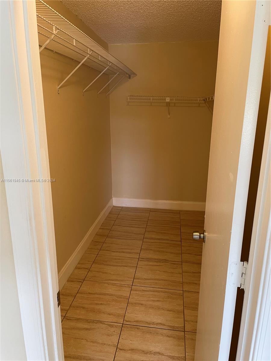 3630 N 56th Ave 315, Hollywood, Florida 33021, 1 Bedroom Bedrooms, ,1 BathroomBathrooms,Residentiallease,For Rent,3630 N 56th Ave 315,A11561945