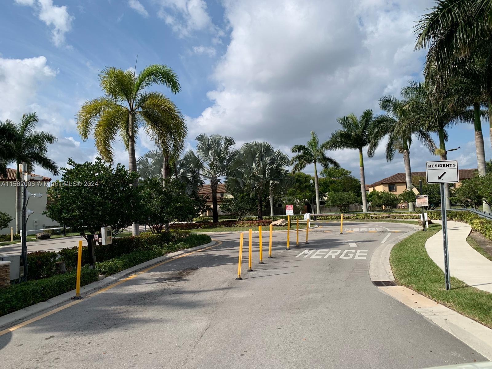 210 SE 33rd Ter 210, Homestead, Florida 33033, 3 Bedrooms Bedrooms, ,2 BathroomsBathrooms,Residentiallease,For Rent,210 SE 33rd Ter 210,A11562006