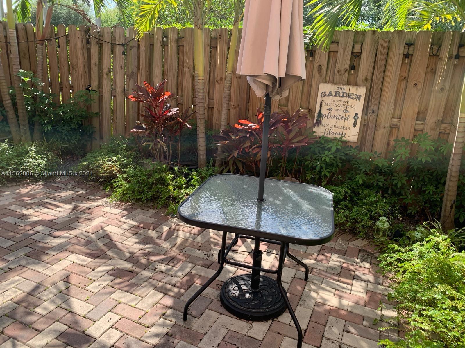 210 SE 33rd Ter 210, Homestead, Florida 33033, 3 Bedrooms Bedrooms, ,2 BathroomsBathrooms,Residentiallease,For Rent,210 SE 33rd Ter 210,A11562006