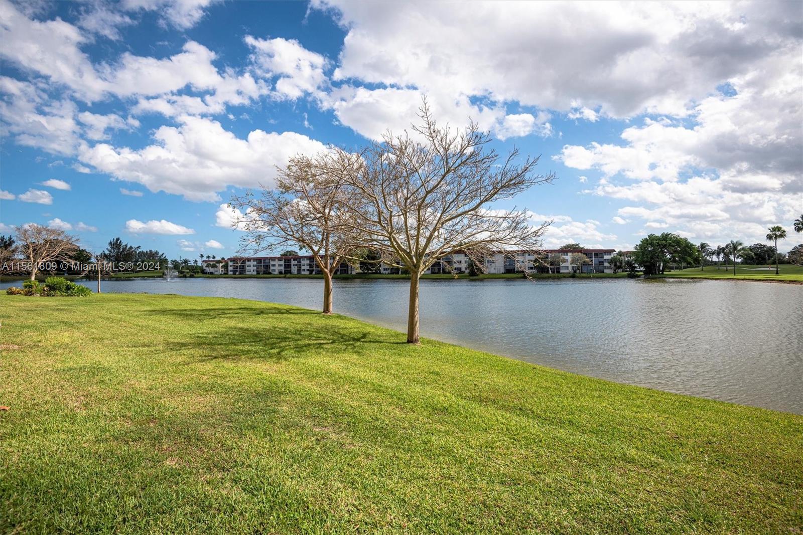 9500 N Hollybrook Lake Dr 102, Pembroke Pines, Florida 33025, 2 Bedrooms Bedrooms, ,2 BathroomsBathrooms,Residential,For Sale,9500 N Hollybrook Lake Dr 102,A11561809