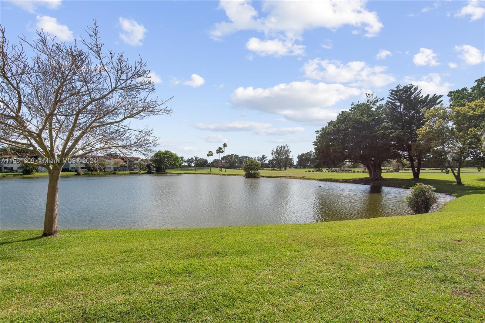 9500 N Hollybrook Lake Dr 102, Pembroke Pines, Florida 33025, 2 Bedrooms Bedrooms, ,2 BathroomsBathrooms,Residential,For Sale,9500 N Hollybrook Lake Dr 102,A11561809