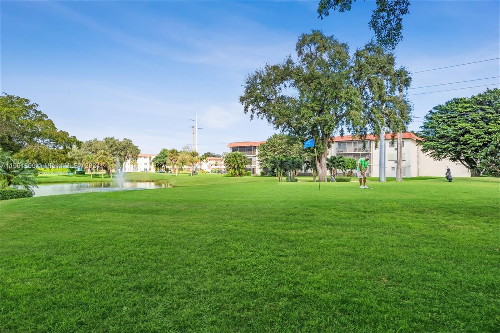9500 N Hollybrook Lake Dr 102, Pembroke Pines, Florida 33025, 2 Bedrooms Bedrooms, ,2 BathroomsBathrooms,Residential,For Sale,9500 N Hollybrook Lake Dr 102,A11561809