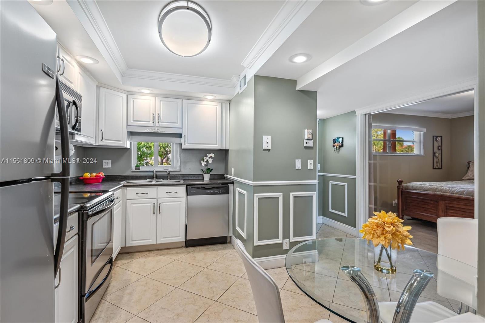 9500 N Hollybrook Lake Dr 102, Pembroke Pines, Florida 33025, 2 Bedrooms Bedrooms, ,2 BathroomsBathrooms,Residential,For Sale,9500 N Hollybrook Lake Dr 102,A11561809