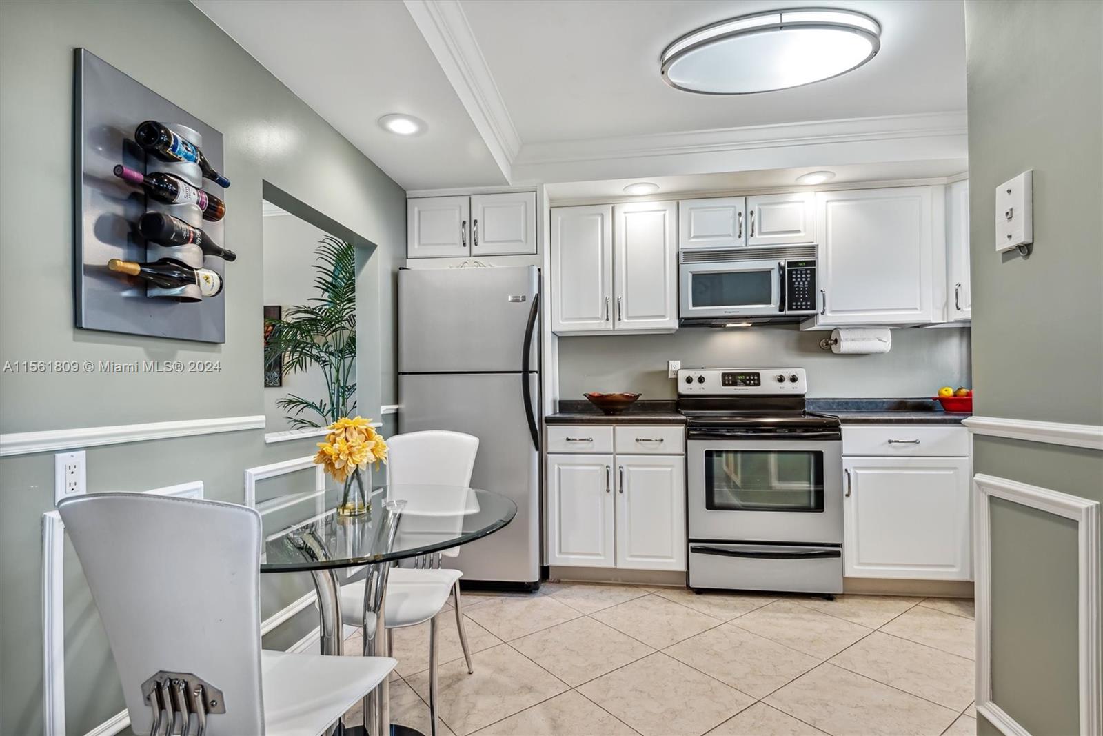 9500 N Hollybrook Lake Dr 102, Pembroke Pines, Florida 33025, 2 Bedrooms Bedrooms, ,2 BathroomsBathrooms,Residential,For Sale,9500 N Hollybrook Lake Dr 102,A11561809