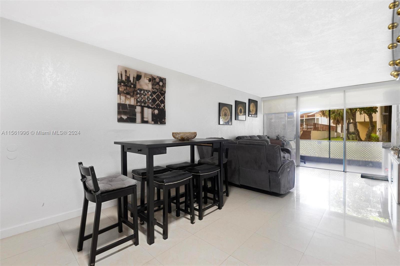8810 Fontainebleau Blvd 104, Miami, Florida 33172, 2 Bedrooms Bedrooms, ,2 BathroomsBathrooms,Residential,For Sale,8810 Fontainebleau Blvd 104,A11561996