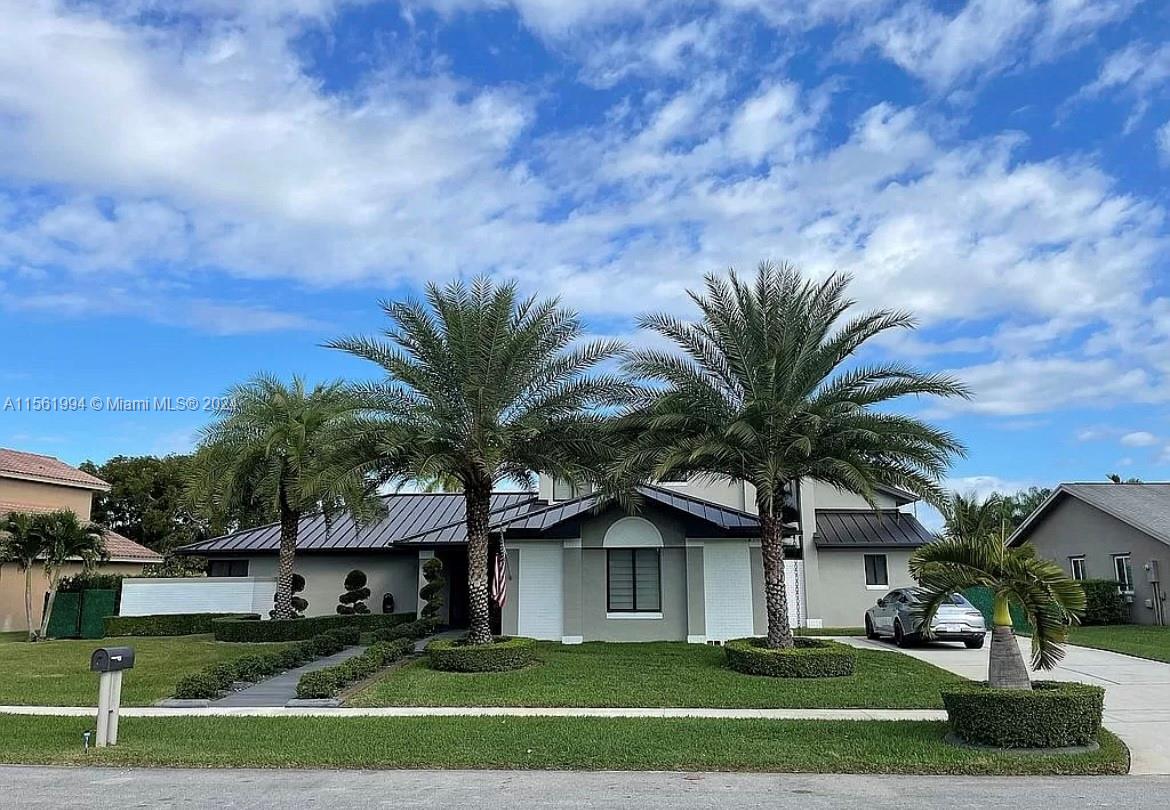 19811 NW 8th St, Pembroke Pines, Florida 33029, 4 Bedrooms Bedrooms, ,3 BathroomsBathrooms,Residentiallease,For Rent,19811 NW 8th St,A11561994