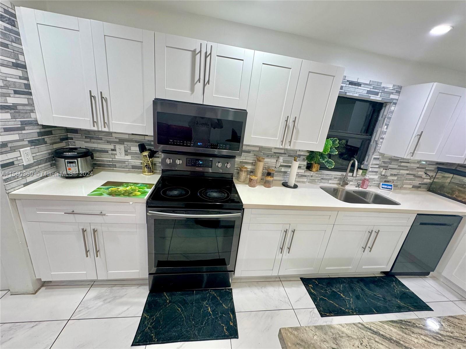 601 NW 3rd Ct, Hallandale Beach, Florida 33009, 4 Bedrooms Bedrooms, ,2 BathroomsBathrooms,Residential,For Sale,601 NW 3rd Ct,A11560360