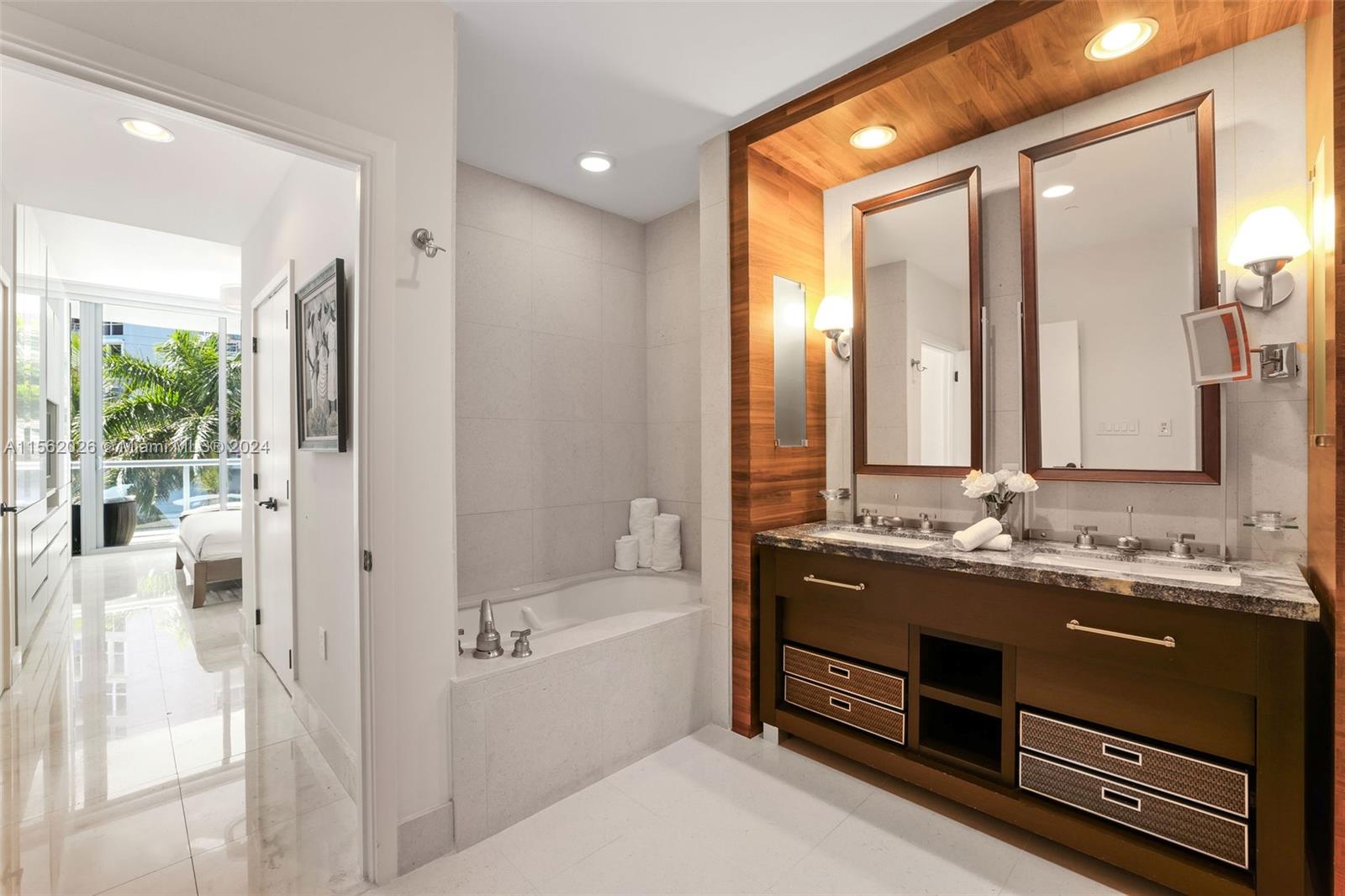 6799 Collins Ave 307, Miami Beach, Florida 33141, 1 Bedroom Bedrooms, ,1 BathroomBathrooms,Residentiallease,For Rent,6799 Collins Ave 307,A11562026