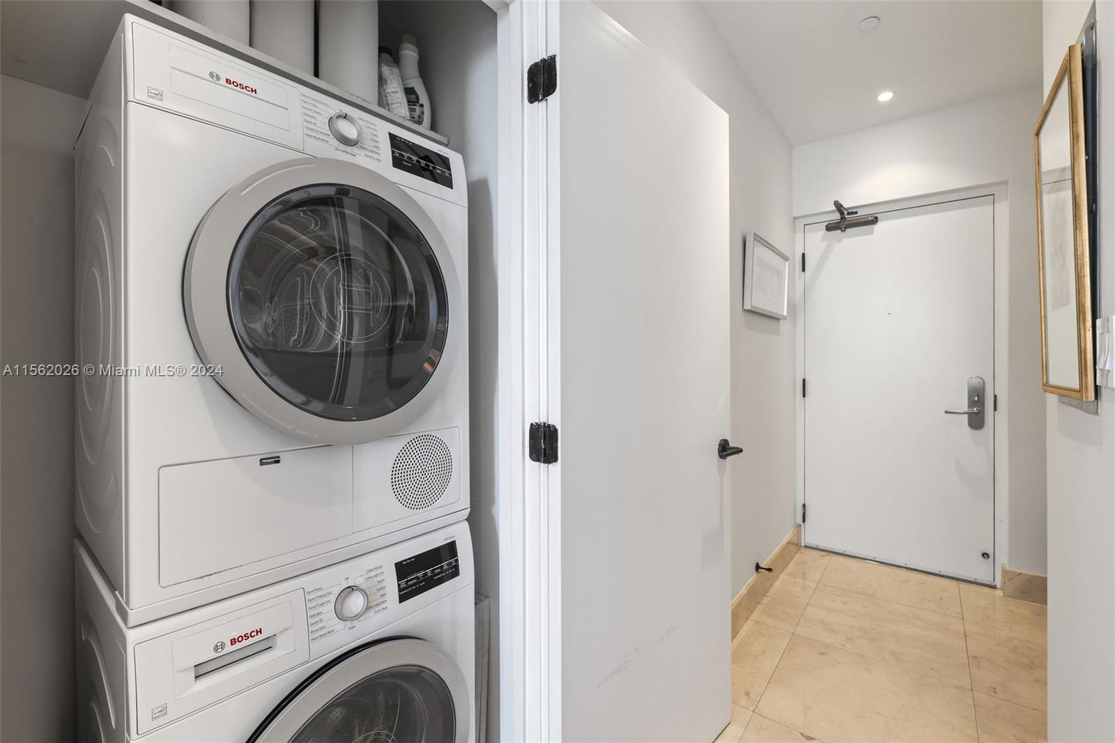 6799 Collins Ave 307, Miami Beach, Florida 33141, 1 Bedroom Bedrooms, ,1 BathroomBathrooms,Residentiallease,For Rent,6799 Collins Ave 307,A11562026