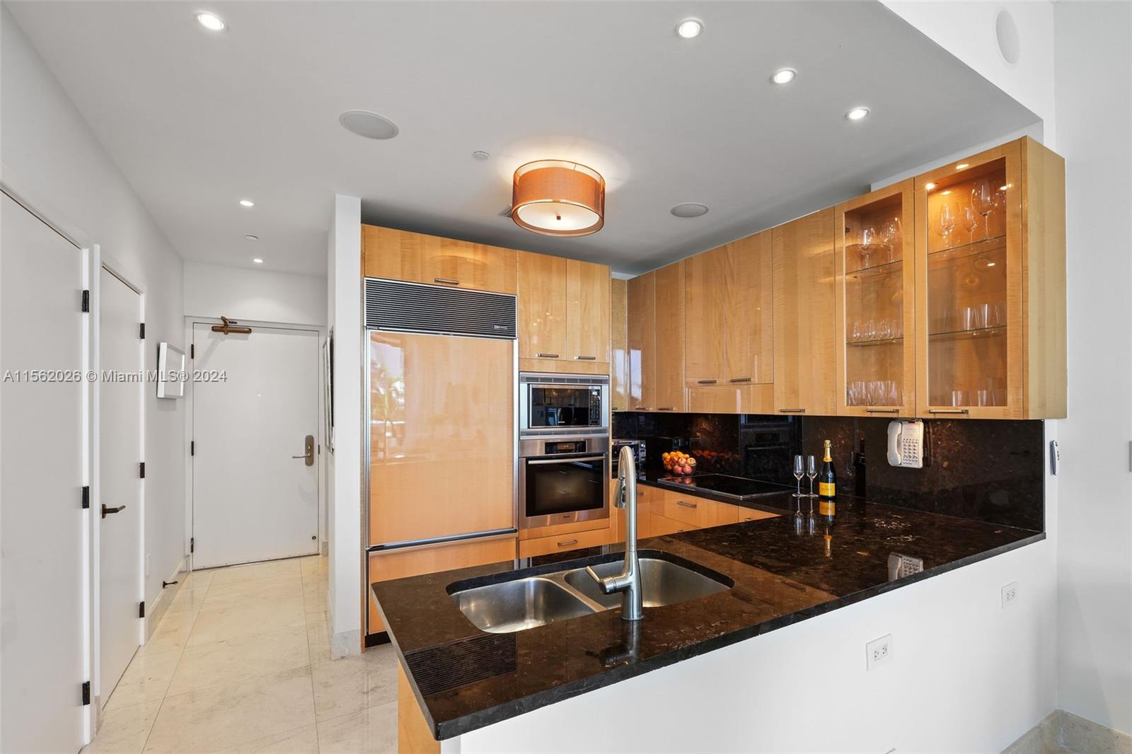 6799 Collins Ave 307, Miami Beach, Florida 33141, 1 Bedroom Bedrooms, ,1 BathroomBathrooms,Residentiallease,For Rent,6799 Collins Ave 307,A11562026