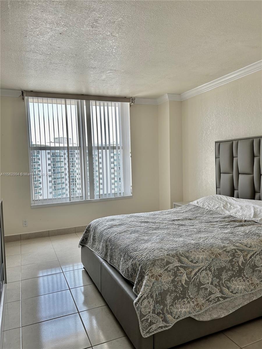 Hollywood, Florida 33019, 2 Bedrooms Bedrooms, ,2 BathroomsBathrooms,Residential,For Sale,A11562004