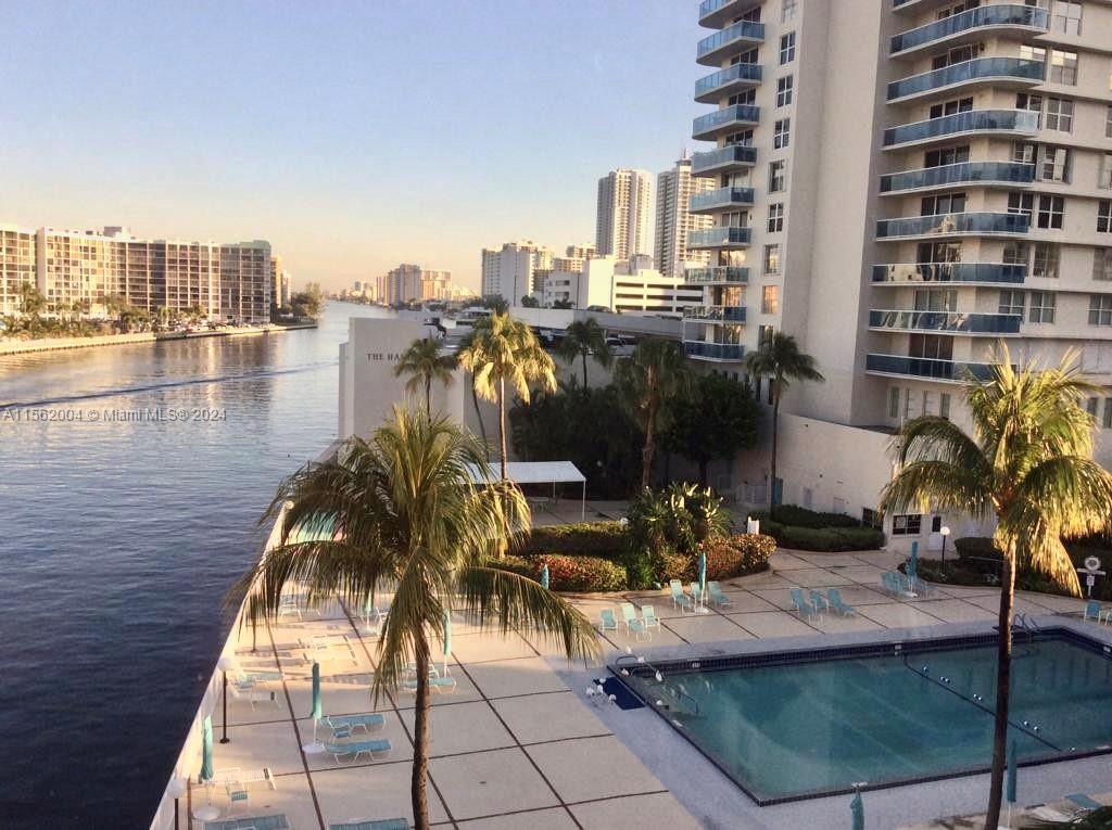 Hollywood, Florida 33019, 2 Bedrooms Bedrooms, ,2 BathroomsBathrooms,Residential,For Sale,A11562004