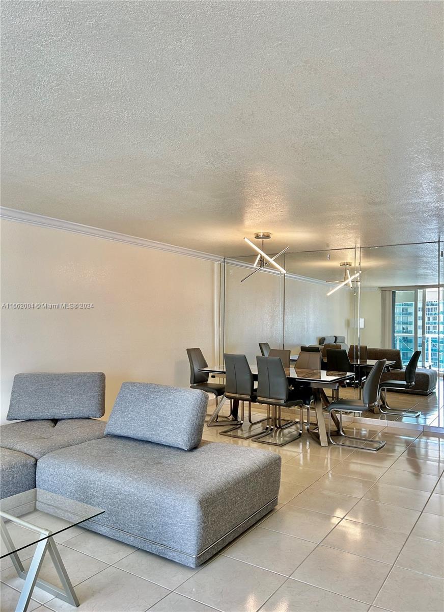 Hollywood, Florida 33019, 2 Bedrooms Bedrooms, ,2 BathroomsBathrooms,Residential,For Sale,A11562004