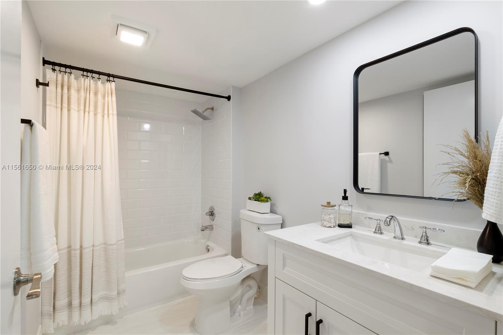 550 SW 137th Ave 302L, Pembroke Pines, Florida 33027, 2 Bedrooms Bedrooms, ,2 BathroomsBathrooms,Residential,For Sale,550 SW 137th Ave 302L,A11561650