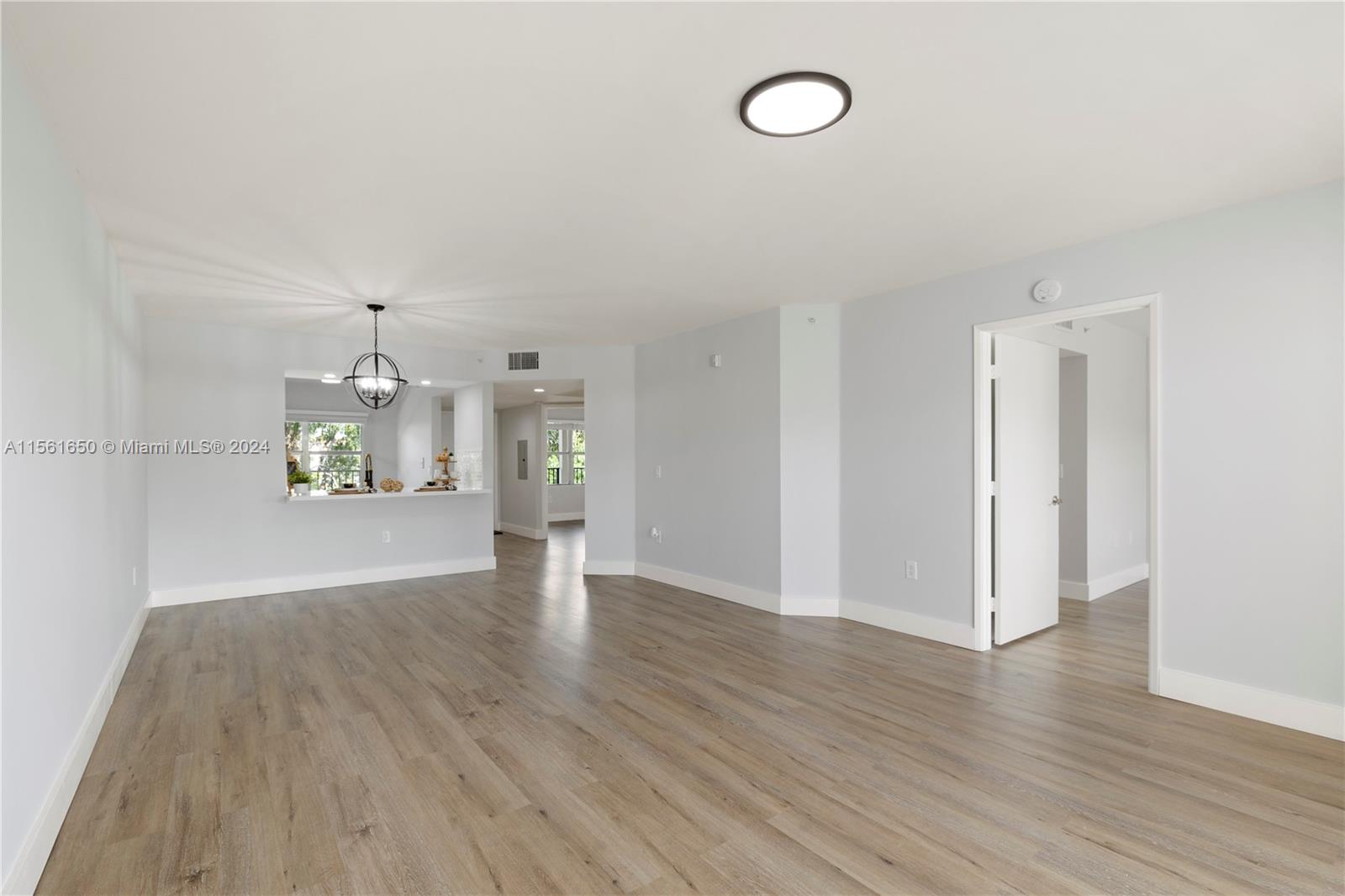 550 SW 137th Ave 302L, Pembroke Pines, Florida 33027, 2 Bedrooms Bedrooms, ,2 BathroomsBathrooms,Residential,For Sale,550 SW 137th Ave 302L,A11561650