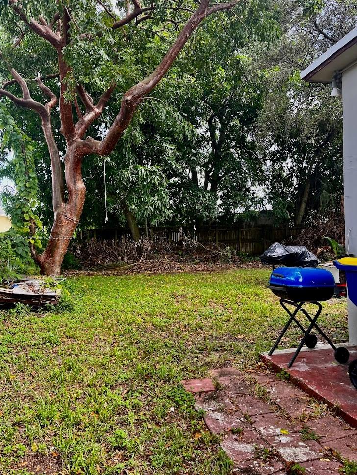 209 NW 7th Ave, Dania Beach, Florida 33004, 2 Bedrooms Bedrooms, ,1 BathroomBathrooms,Residential,For Sale,209 NW 7th Ave,A11561754