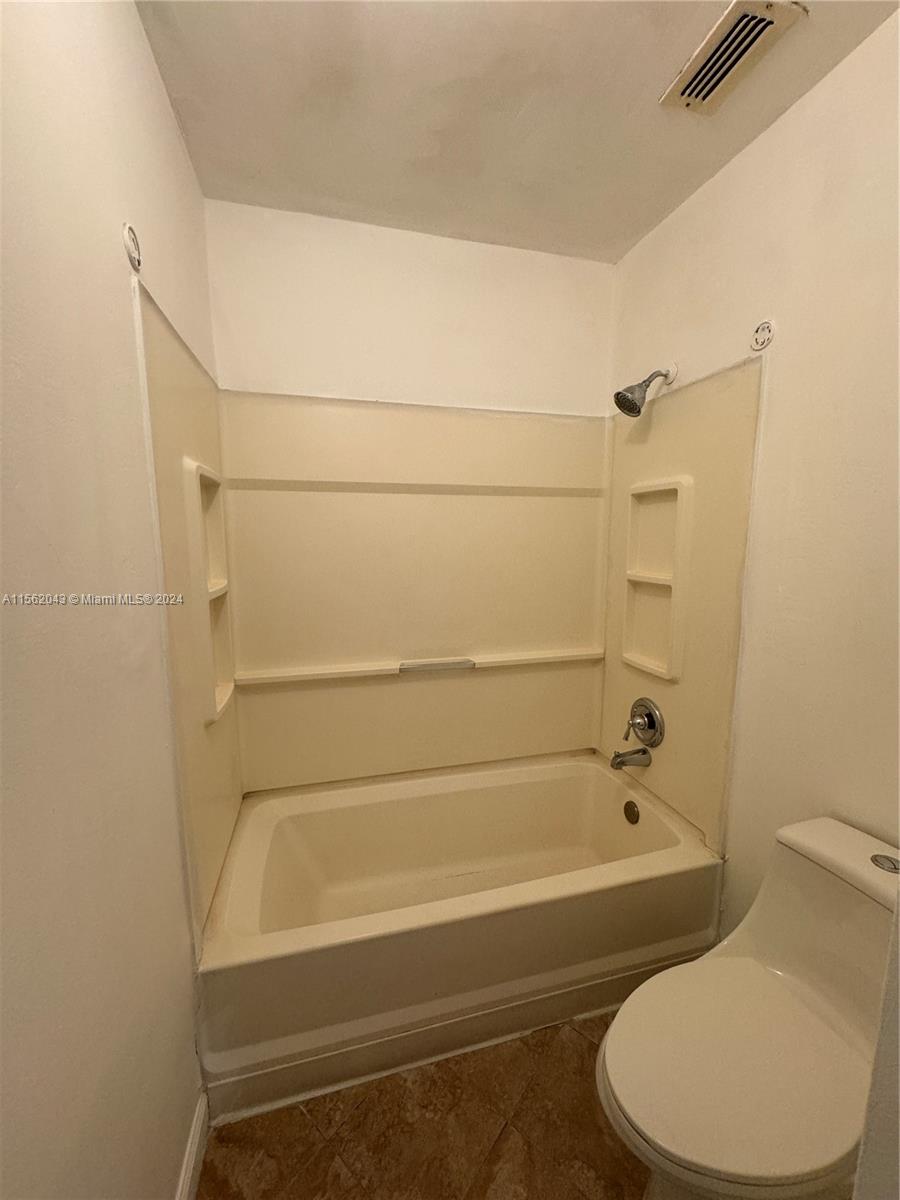 2244 SW 80th Ter 2244, Miramar, Florida 33025, 2 Bedrooms Bedrooms, ,2 BathroomsBathrooms,Residentiallease,For Rent,2244 SW 80th Ter 2244,A11562043