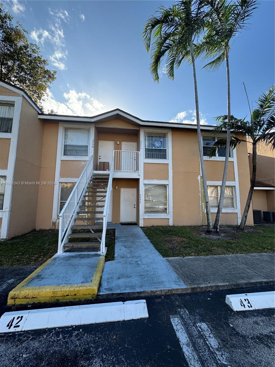2244 SW 80th Ter 2244, Miramar, Florida 33025, 2 Bedrooms Bedrooms, ,2 BathroomsBathrooms,Residentiallease,For Rent,2244 SW 80th Ter 2244,A11562043