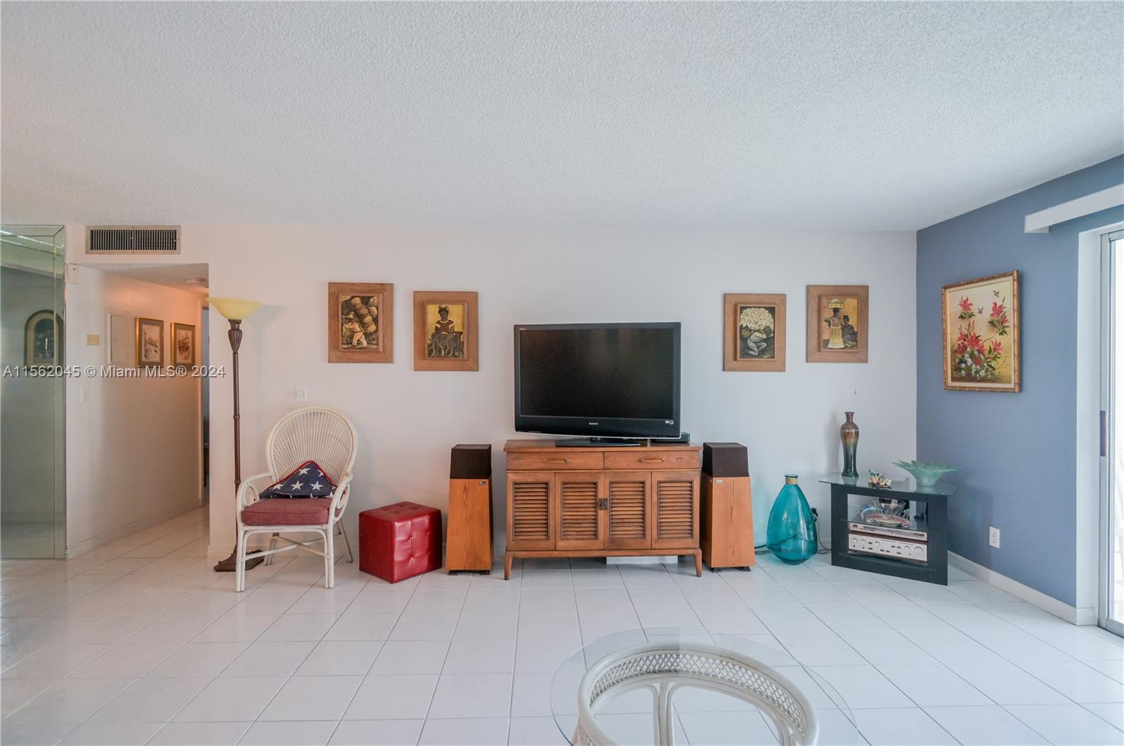 321 SE 3rd St 407, Dania Beach, Florida 33004, 2 Bedrooms Bedrooms, ,2 BathroomsBathrooms,Residential,For Sale,321 SE 3rd St 407,A11562045