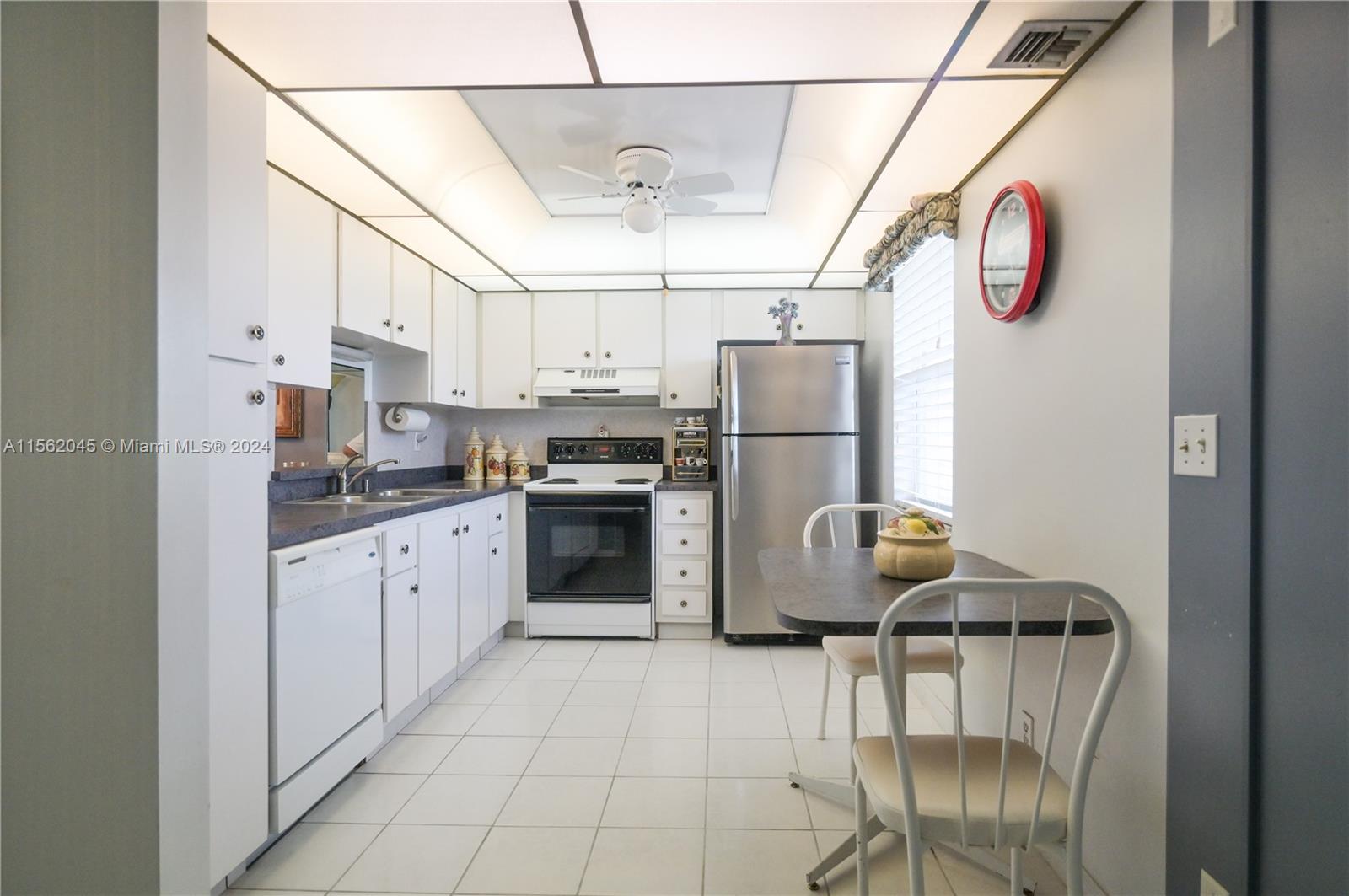 321 SE 3rd St 407, Dania Beach, Florida 33004, 2 Bedrooms Bedrooms, ,2 BathroomsBathrooms,Residential,For Sale,321 SE 3rd St 407,A11562045