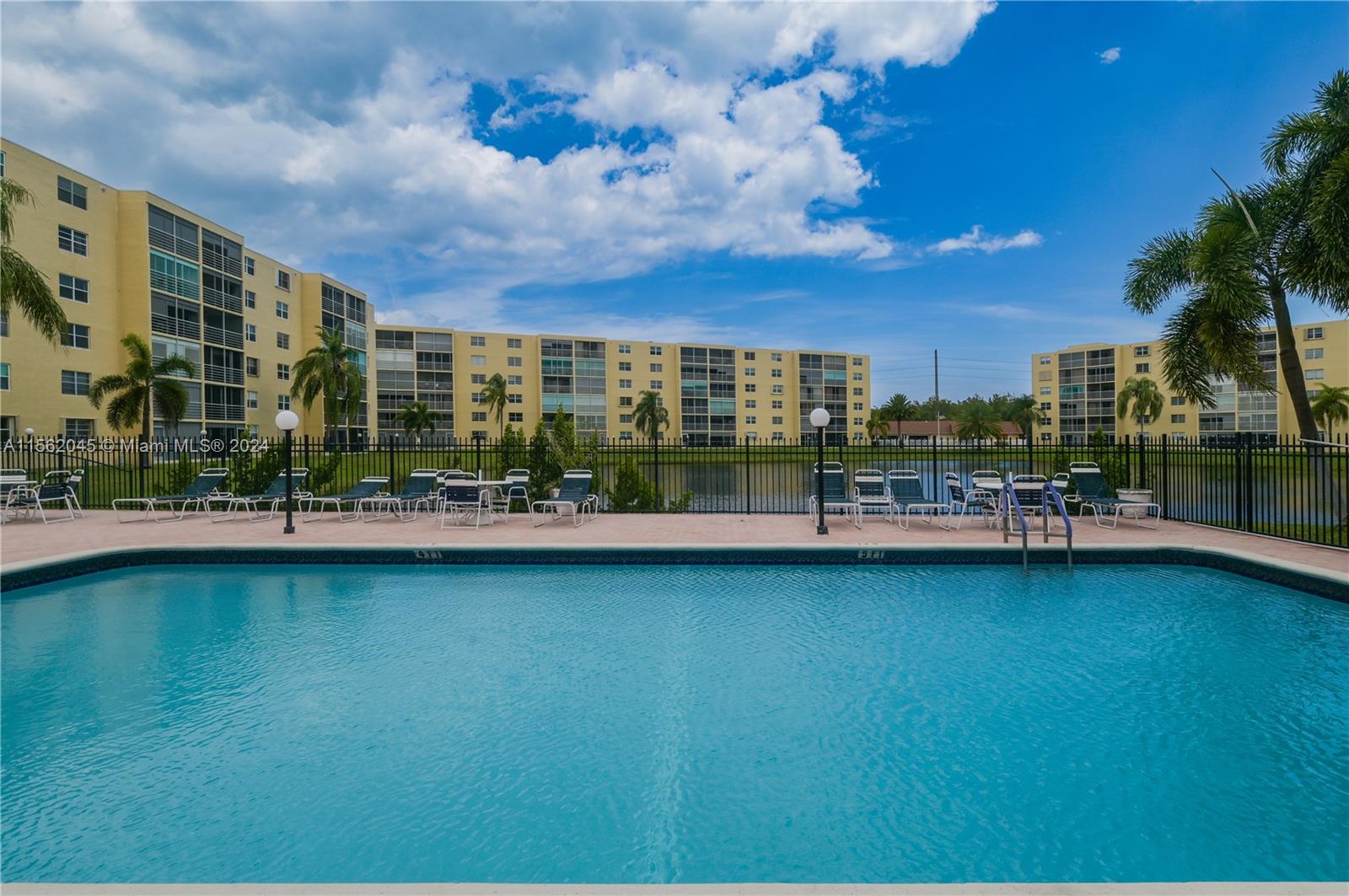 321 SE 3rd St 407, Dania Beach, Florida 33004, 2 Bedrooms Bedrooms, ,2 BathroomsBathrooms,Residential,For Sale,321 SE 3rd St 407,A11562045