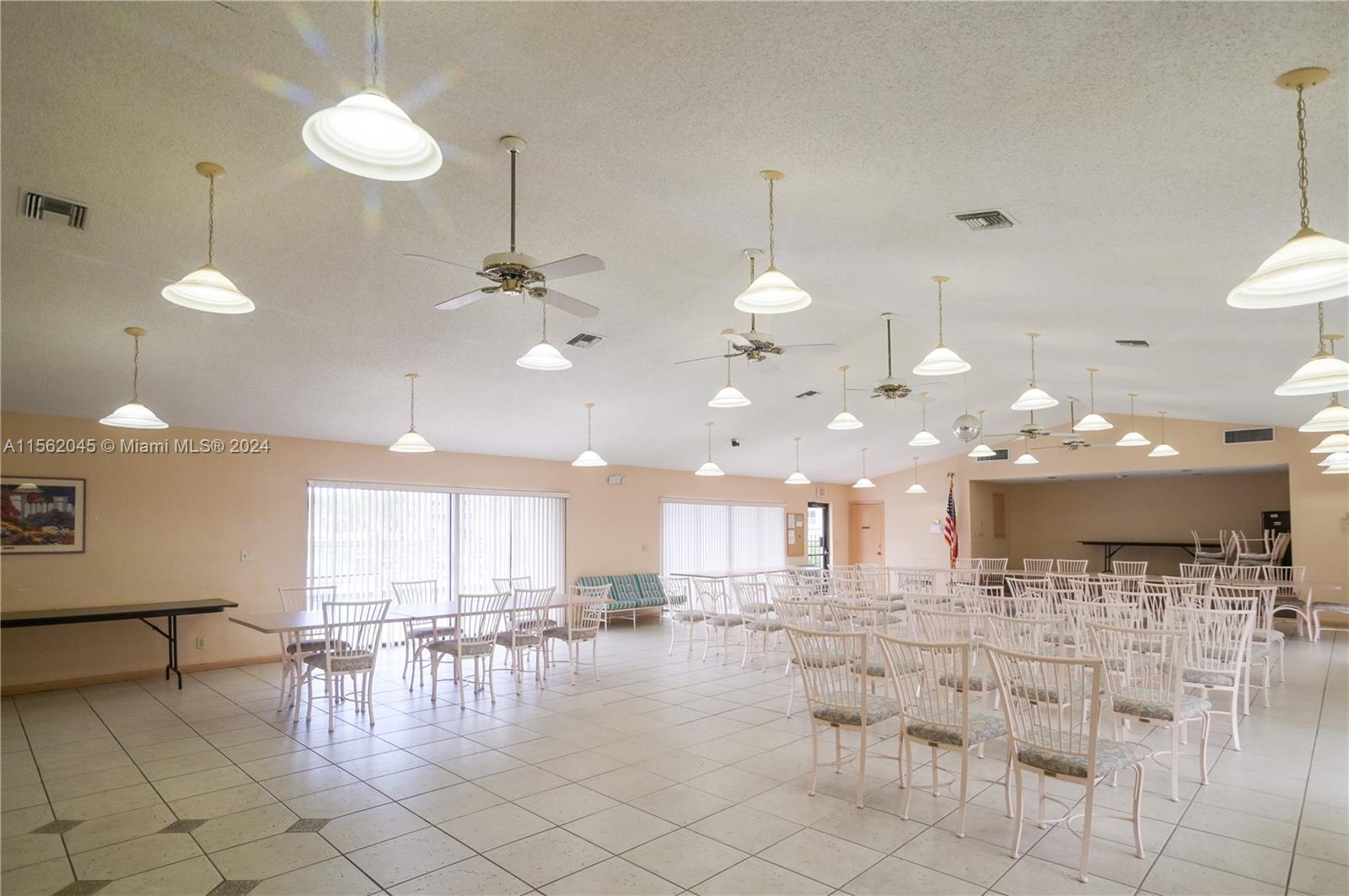 321 SE 3rd St 407, Dania Beach, Florida 33004, 2 Bedrooms Bedrooms, ,2 BathroomsBathrooms,Residential,For Sale,321 SE 3rd St 407,A11562045