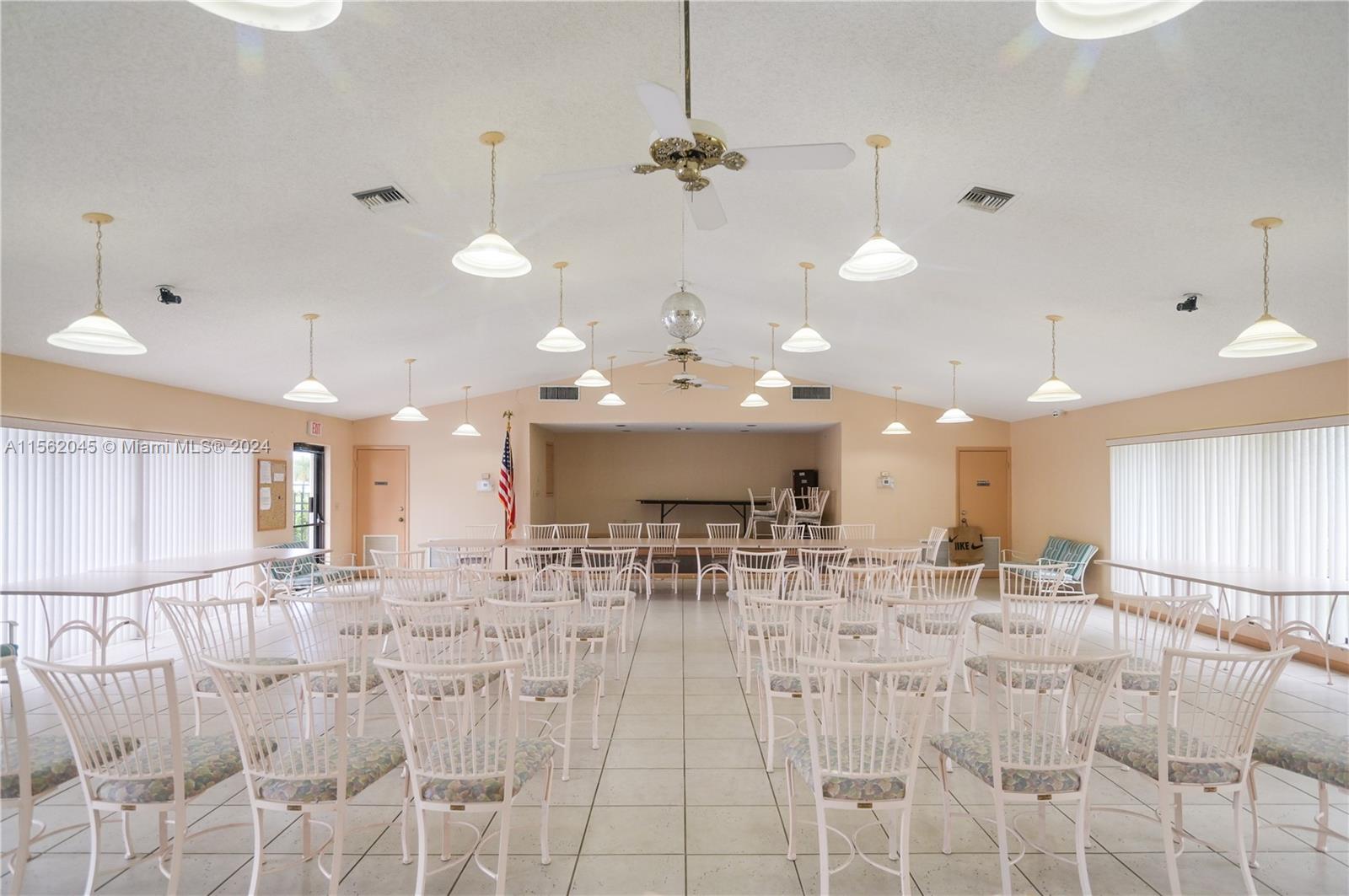 321 SE 3rd St 407, Dania Beach, Florida 33004, 2 Bedrooms Bedrooms, ,2 BathroomsBathrooms,Residential,For Sale,321 SE 3rd St 407,A11562045