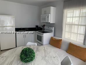Miami Beach, Florida 33139, 1 Bedroom Bedrooms, ,1 BathroomBathrooms,Residentiallease,For Rent,A11557404