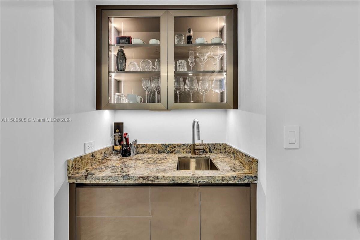 20191 E Country Club Dr 2403, Aventura, Florida 33180, 2 Bedrooms Bedrooms, ,2 BathroomsBathrooms,Residential,For Sale,20191 E Country Club Dr 2403,A11560605